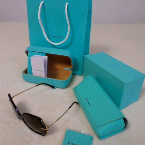 Tiffany&Co sunglasses in Tortoise Acetate with Brown Gradient Lenses New in box - Picture 3 of 6